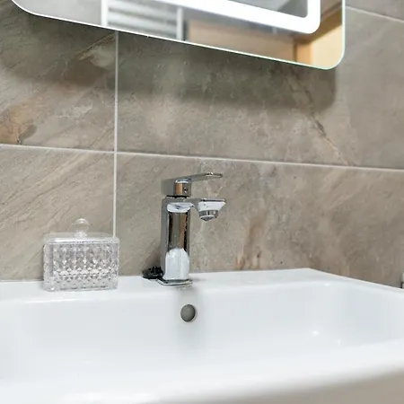 Harris Pool & Spa Mamaia Nord Apartmán