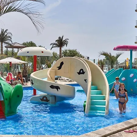 Harris Alezzi Beach Năvodari